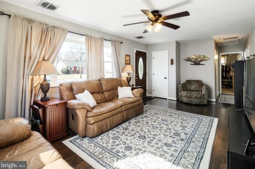 128 Hannold Blvd, West Deptford NJ exterior