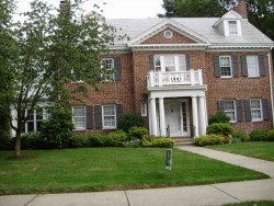 91 Nehoiden Rd, Newton, MA 02468-1925