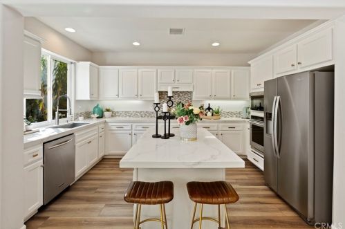 10 Hallwood, Irvine CA 92602-0944 exterior