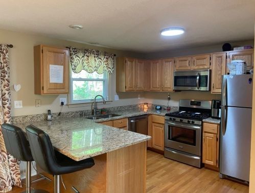 31 Jasmine Ct, Dracut, MA 01826-3375