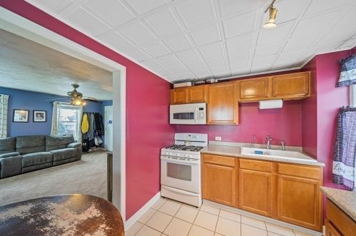 221 Healy St, Fall River MA 02723-1289 exterior