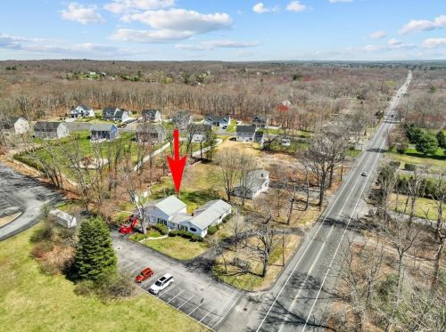 1062 Taunton Ave, Seekonk MA 02771-3111 exterior