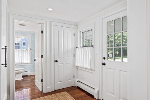 107 Leavitt St, Hingham MA 02043-2973 exterior