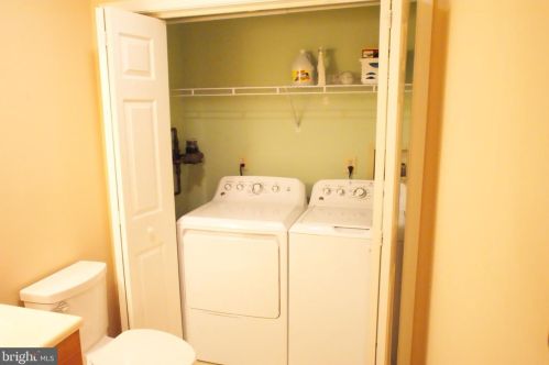 30 Caraway Ct, West Deptford NJ 08086-2407 exterior