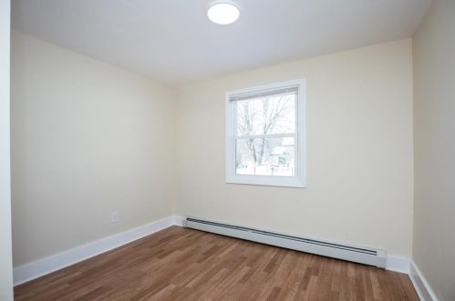 139 Haverhill St, Dracut MA 01826-5637 exterior