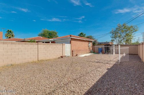 1501 Edgemont Ave, Phoenix AZ 85035-1808 exterior