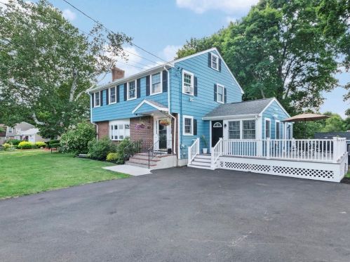 172 Pleasant St, Milton, MA 02186-4656