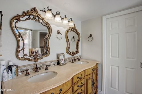 3901 Carol Ann Way, Phoenix AZ 85032-4057 exterior