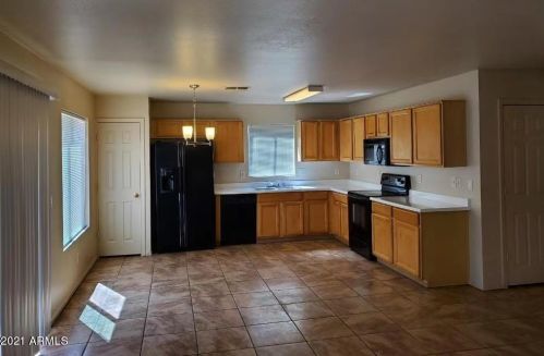 2913 89th Dr, Phoenix, AZ 85037-3236