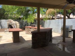 1418 Wagoner Rd, Phoenix AZ  85023-1460 exterior