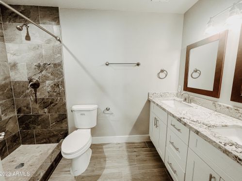 2221 27th St, Phoenix AZ 85008-4924 exterior