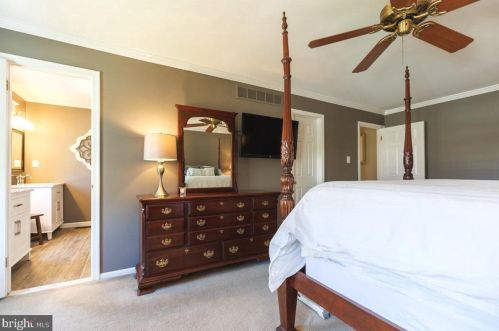 33 Winthrop Rd, Trenton NJ 08648-1557 exterior