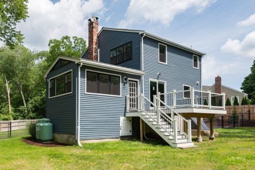 142 Donnellan Cir, Weymouth MA 02191-1762 exterior