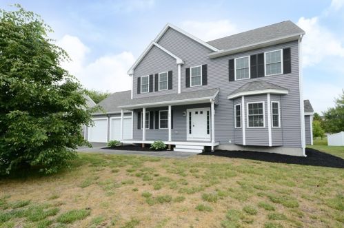 56 Sorrento Ave, Methuen, MA 01844-6331