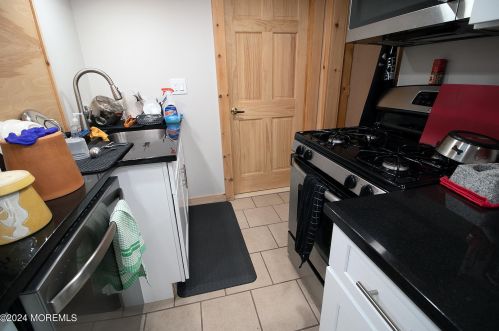 1062 Lakehurst Ave, Jackson Twp NJ 08527-5250 exterior