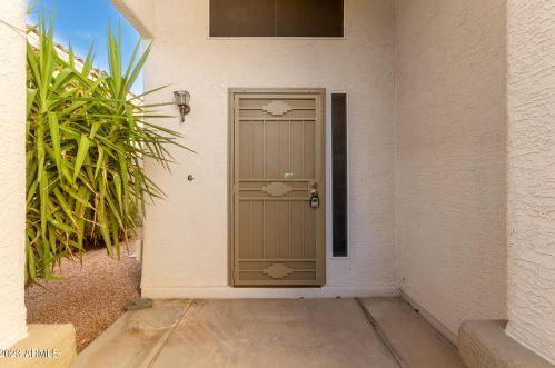 1310 Angela Dr, Phoenix AZ  85022-2071 exterior
