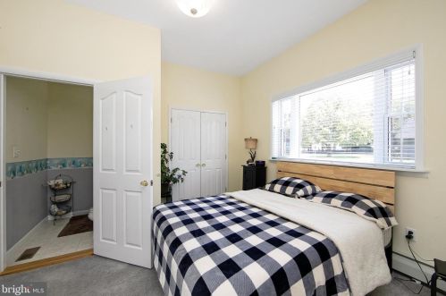 132 Main St, West Deptford NJ 08051-1046 exterior