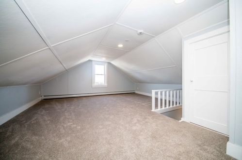 527 Oliver St, New Bedford MA  02745-1435 exterior