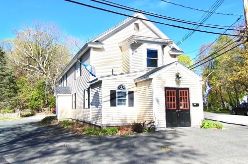 148 Main St, Groveland, MA 01834-1416