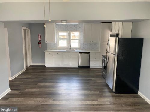 1055 Milton Ave, West Deptford NJ  08093-1731 exterior