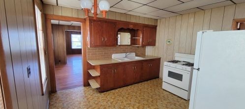 19 Oakland Ave, Everett MA 02149-3918 exterior