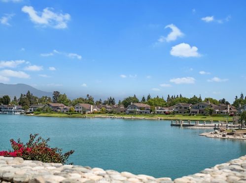 2 Bayfield, Irvine CA  92614-7907 exterior