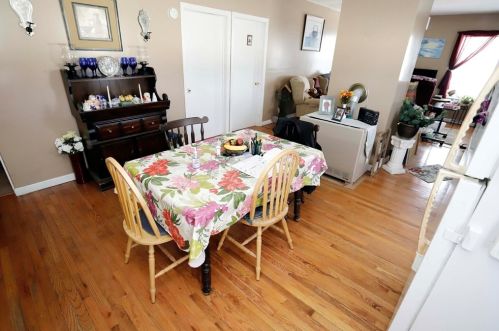 10 Viall St, New Bedford MA 02744-2505 exterior