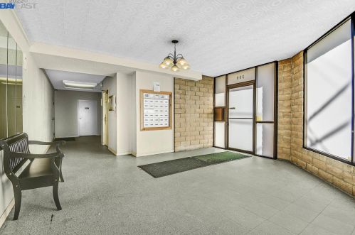 398 Parrott St, San Leandro CA 94577-4474 exterior