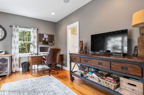 210 White Rd, Little Silver NJ 07739-1137 exterior