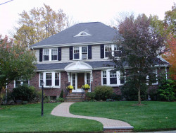 2 Whitney Rd, Newton, MA 02460-2429