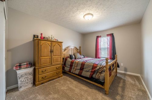 640 Tower Dr, Verona KY 41092-8173 exterior