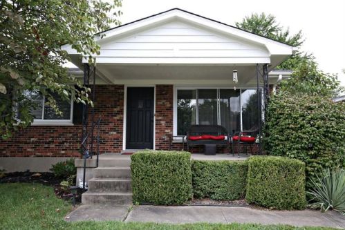 6710 Cape Ct, Louisville KY  40219-2131 exterior