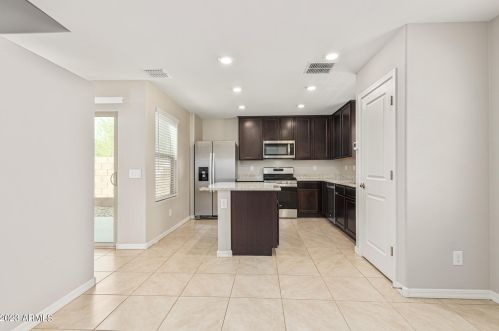 3924 79th Ln, Phoenix AZ  85043 exterior