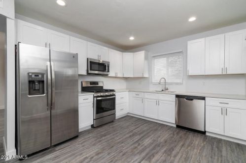 2438 Amelia Ave, Phoenix AZ  85016-6706 exterior