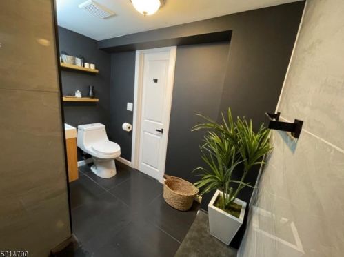 46 Edgewood Rd, Skyline Lakes NJ 07456-1911 exterior