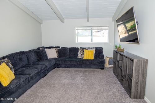 2322 Country Gables Dr, Phoenix AZ 85053-4532 exterior