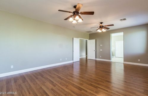 25303 51 Dr, Phoenix AZ 85031-3902 exterior