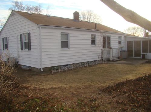 36 Barberry Dr, Seekonk MA 02771-4611 exterior