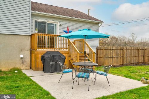 1157 Mantua Pike, West Deptford NJ 08097-1229 exterior