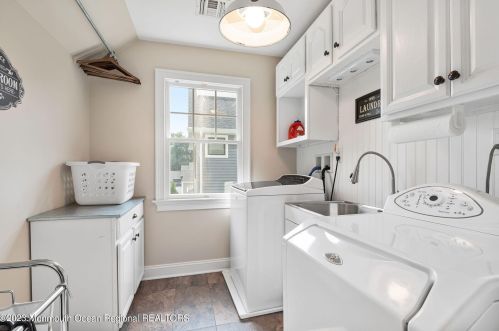 210 White Rd, Little Silver NJ 07739-1137 exterior