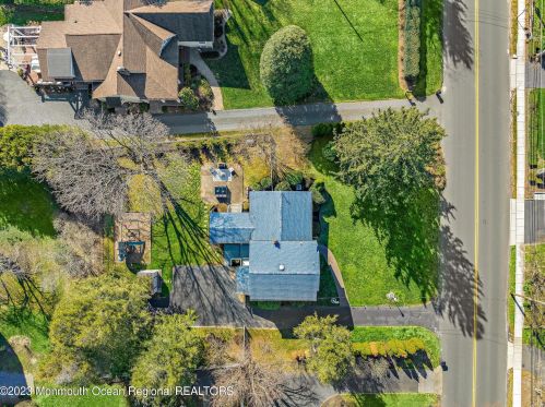 450 Branch Ave, Little Silver NJ  07739-1111 exterior