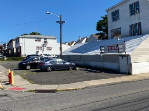 739 Schuyler Ave, Kearny NJ  07032-4224 exterior