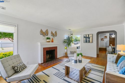 2165 Bradhoff Ave, San Leandro CA 94577-6119 exterior