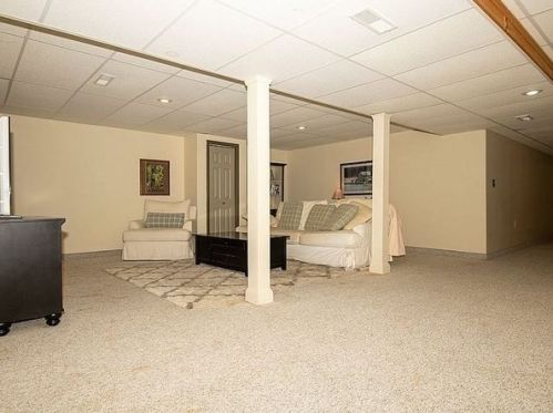 25 Mockingbird Ln, Montgomery MA 01085-1700 exterior