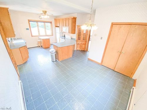 136 Lake St, Peabody, MA 01960-4718