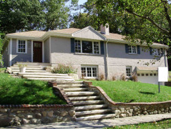 91 Oldham Rd, Newton, MA 02465-2328