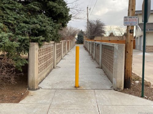 9164 Tufts Ave, Englewood CO 80111-1165 exterior