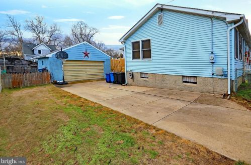 420 Pennsylvania Ave, West Deptford NJ 08063-1223 exterior