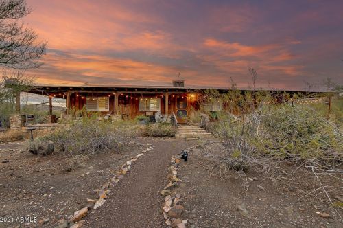 47713 29th Ave, Phoenix, AZ 85087-9638