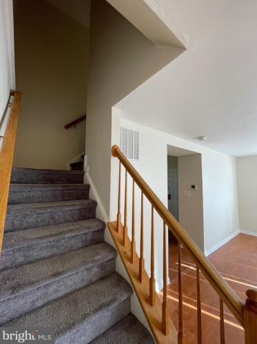 8 Coachlight Dr, Erial NJ 08081-5609 exterior